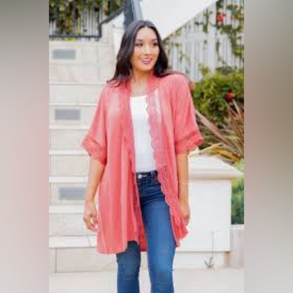 DAVI & DANI Coral Lightweight Kimono Cardigan with lace details